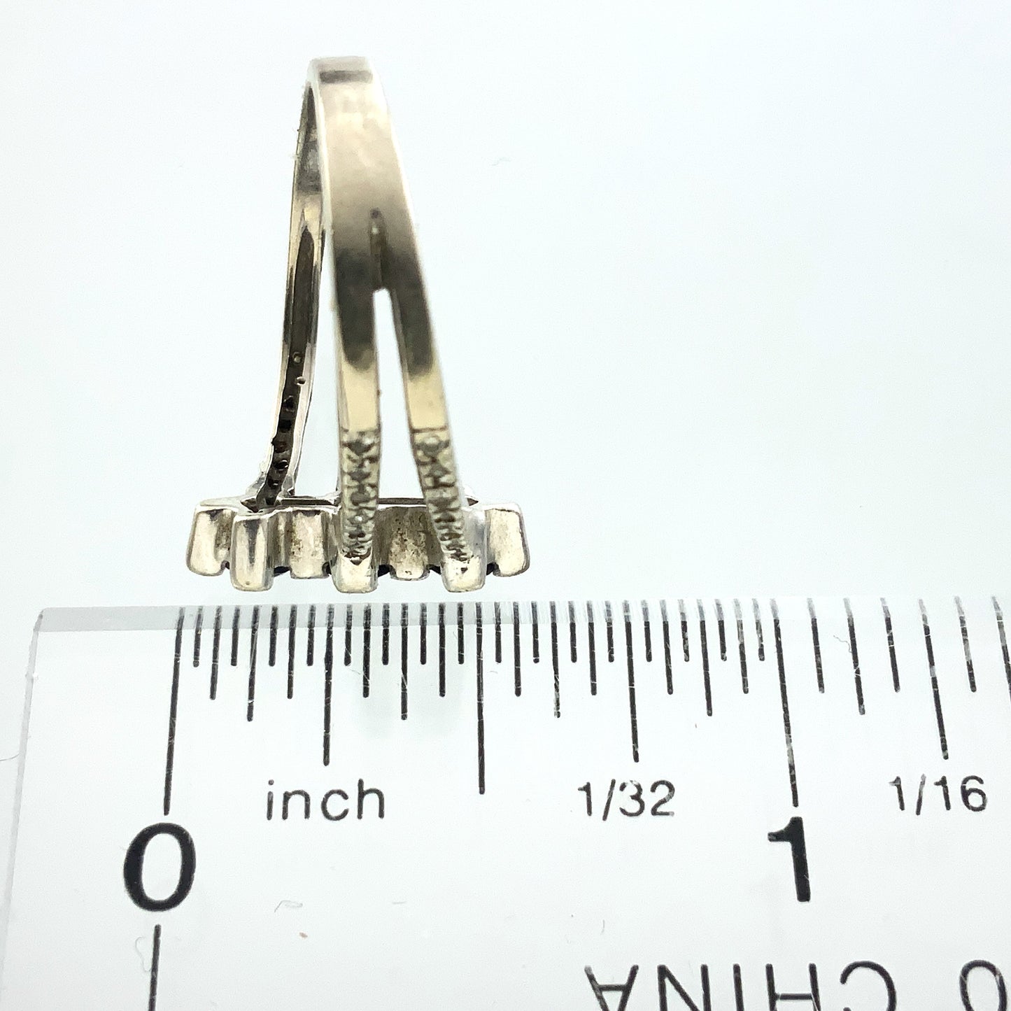 14K White Gold with 38 Diamonds Ring .38 Total Carats Size 6.5 AU395