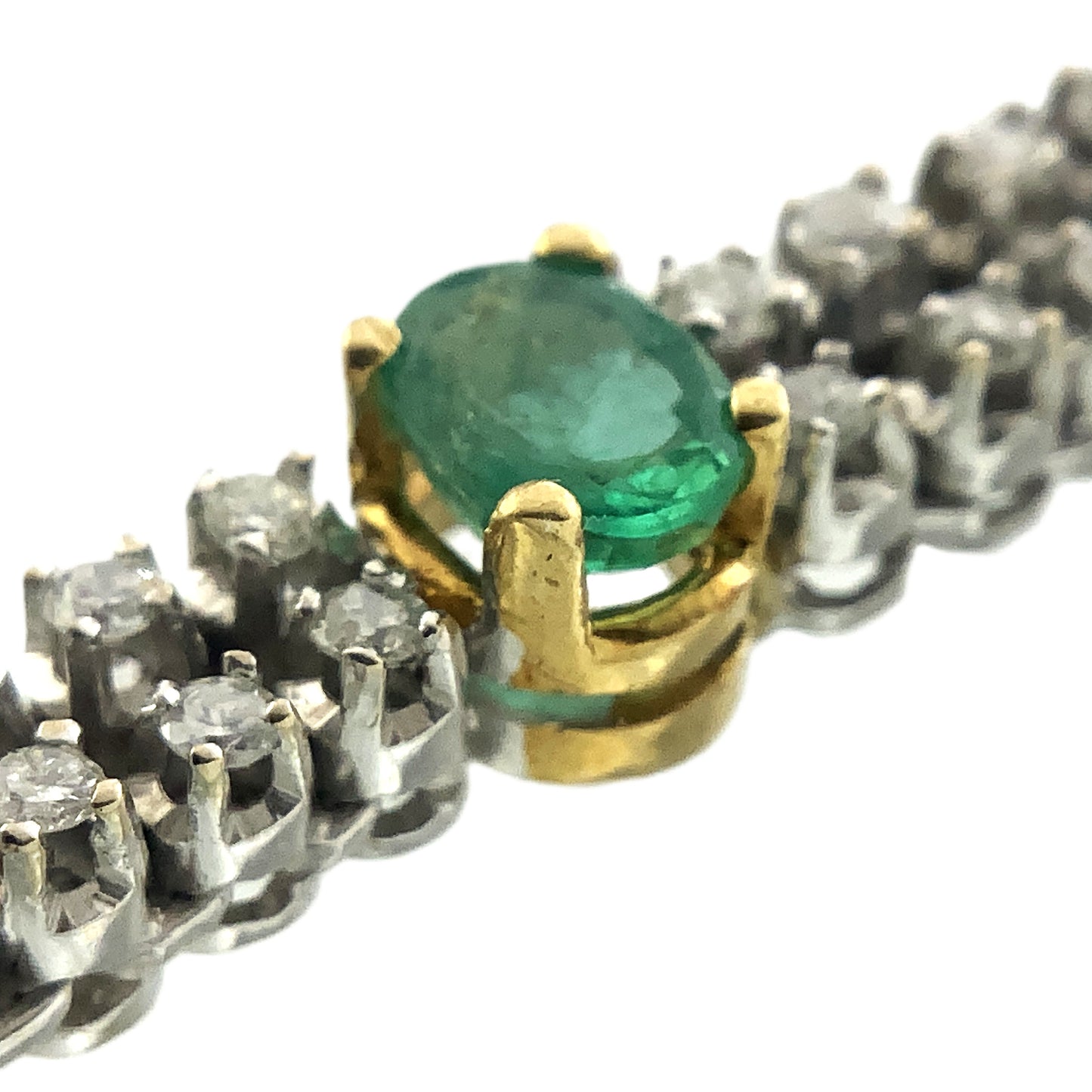 18K White Gold Oval Emerald 7.25in x 3.52mm Tennis Bracelet AU394