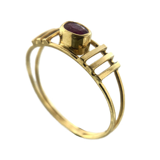 18K Yellow Gold Oval Cut Red Ruby Gemstone Size 5.75 Ring AU398