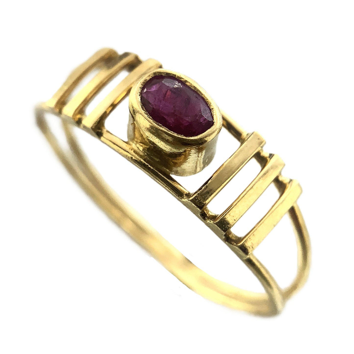 18K Yellow Gold Oval Cut Red Ruby Gemstone Size 5.75 Ring AU398