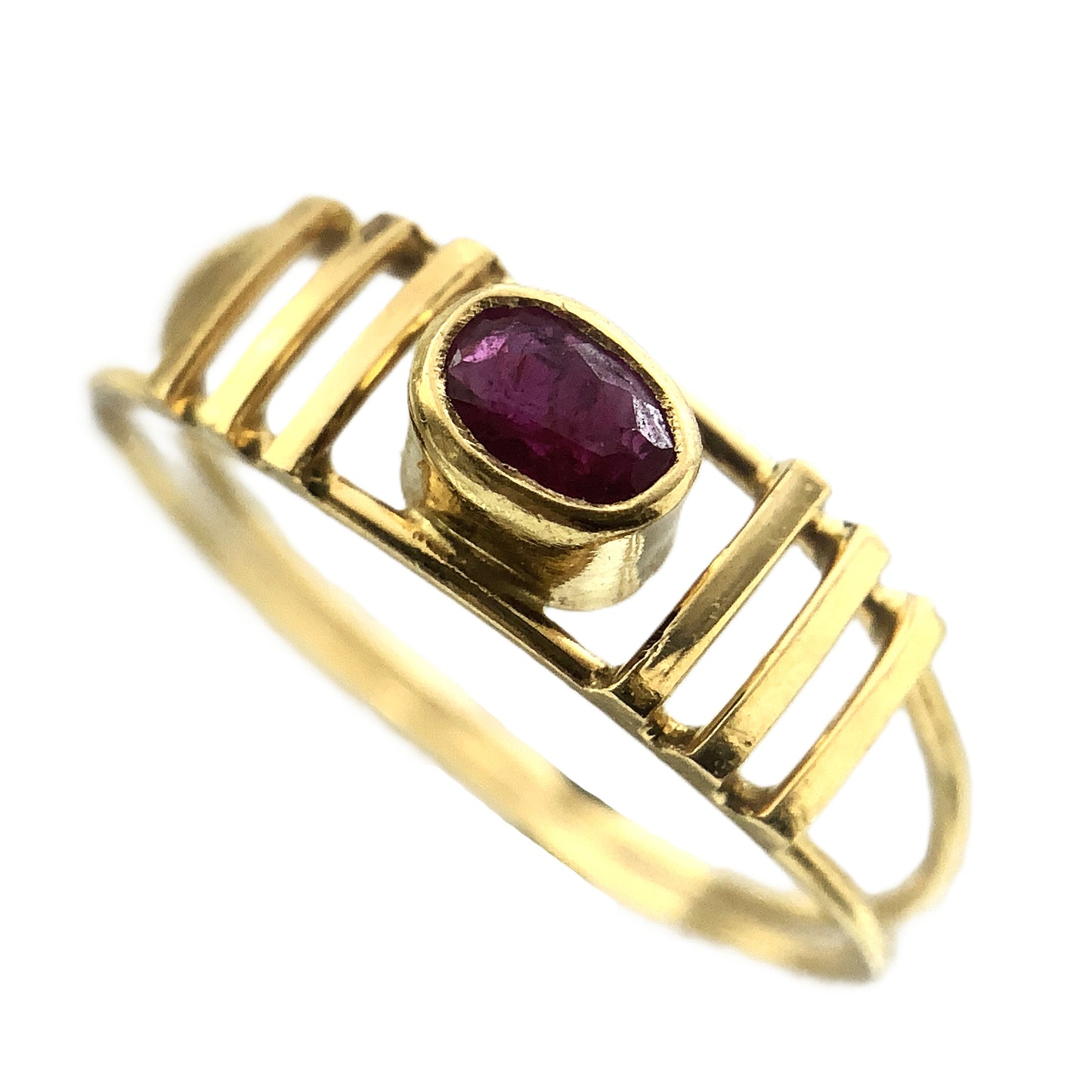 18K Yellow Gold Oval Cut Red Ruby Gemstone Size 5.75 Ring AU398