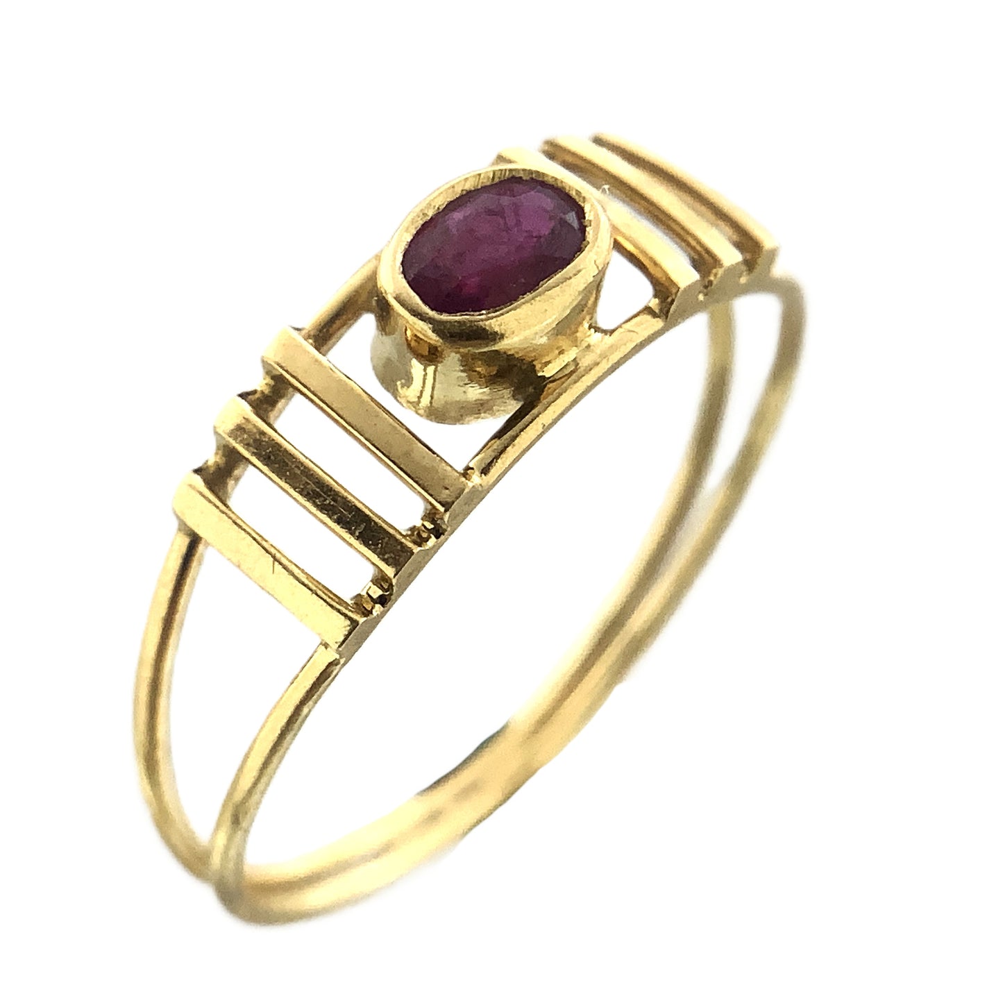 18K Yellow Gold Oval Cut Red Ruby Gemstone Size 5.75 Ring AU398