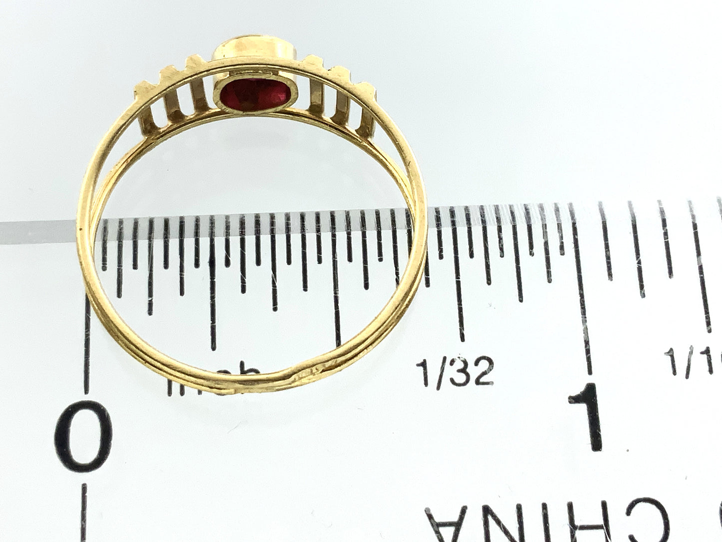 18K Yellow Gold Oval Cut Red Ruby Gemstone Size 5.75 Ring AU398