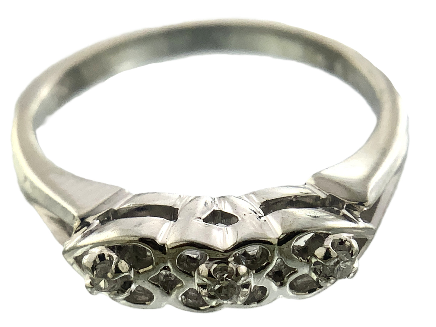 18K White Gold Trilogy Filigree Design with 3 Diamonds .06 Total Carats Size 4.75 Ring AU397