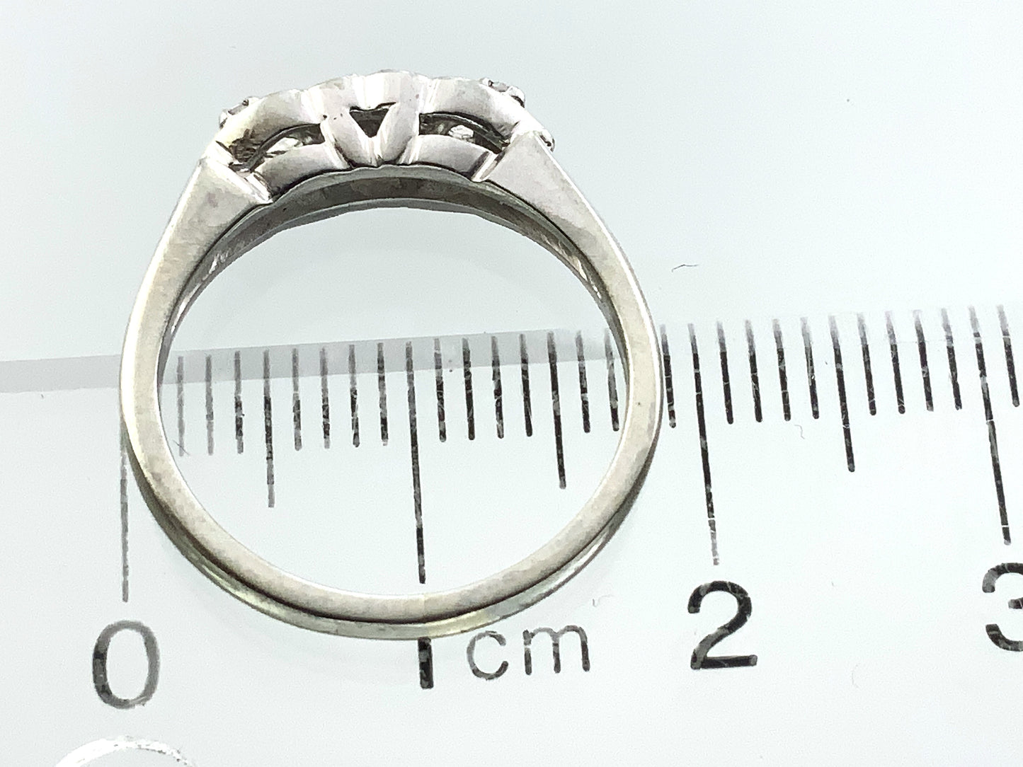 18K White Gold Trilogy Filigree Design with 3 Diamonds .06 Total Carats Size 4.75 Ring AU397