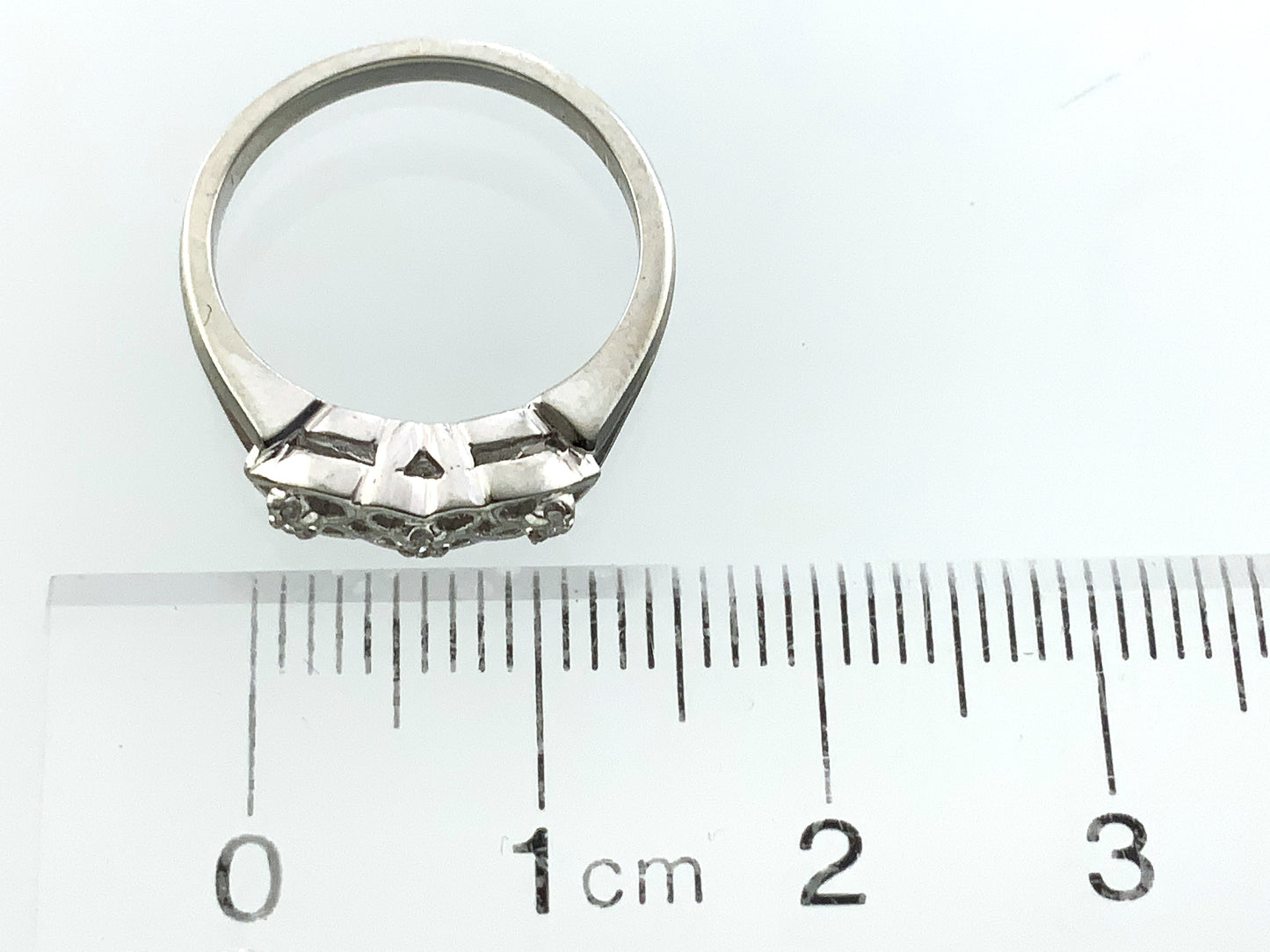 18K White Gold Trilogy Filigree Design with 3 Diamonds .06 Total Carats Size 4.75 Ring AU397