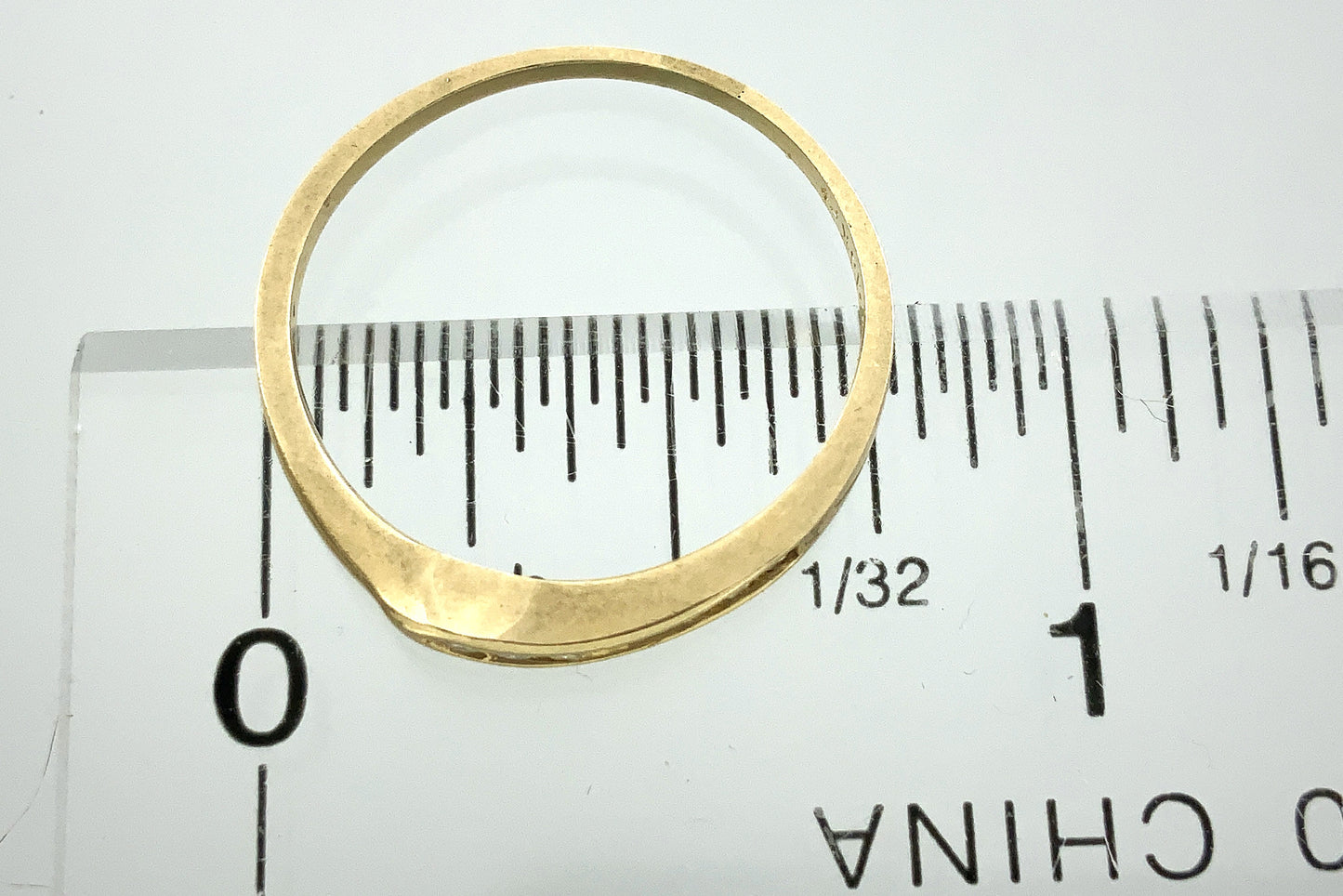 14K Yellow Gold Wishbone Channel with 8 Round Diamonds .12 Total Carats Size 7 Ring AU401