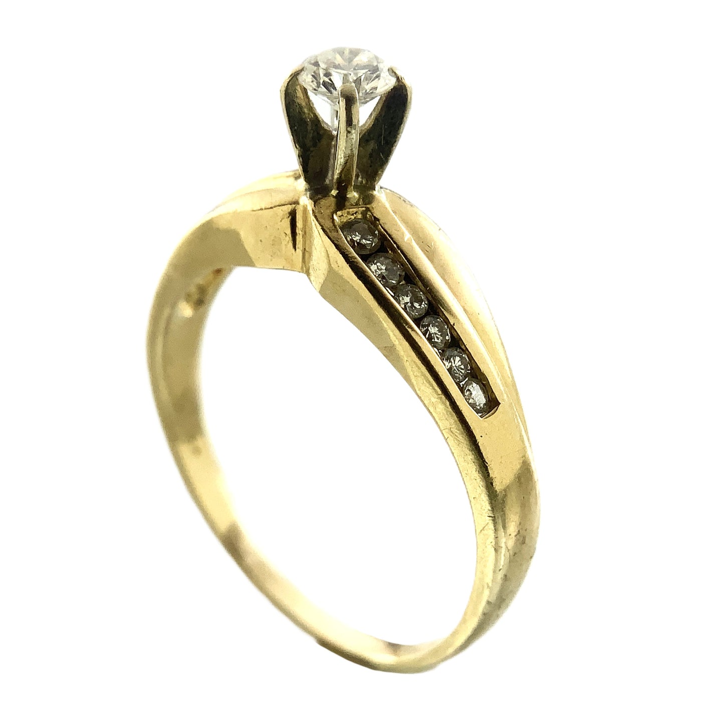 14K Yellow Gold Engagement Round Solitaire and 12 Round Diamonds Accents .31 Total Carats Size 7 Ring AU406