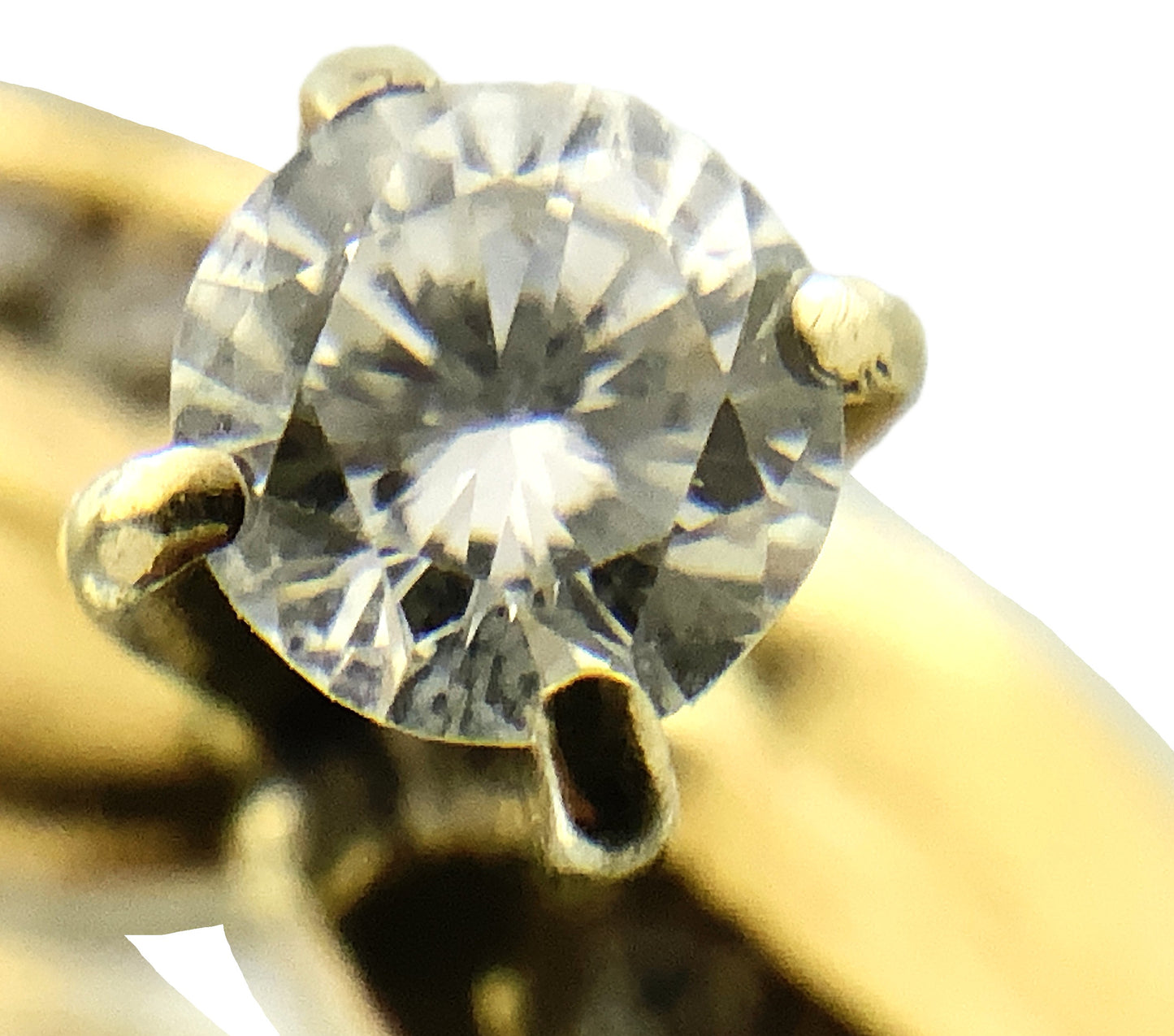 14K Yellow Gold Engagement Round Solitaire and 12 Round Diamonds Accents .31 Total Carats Size 7 Ring AU406