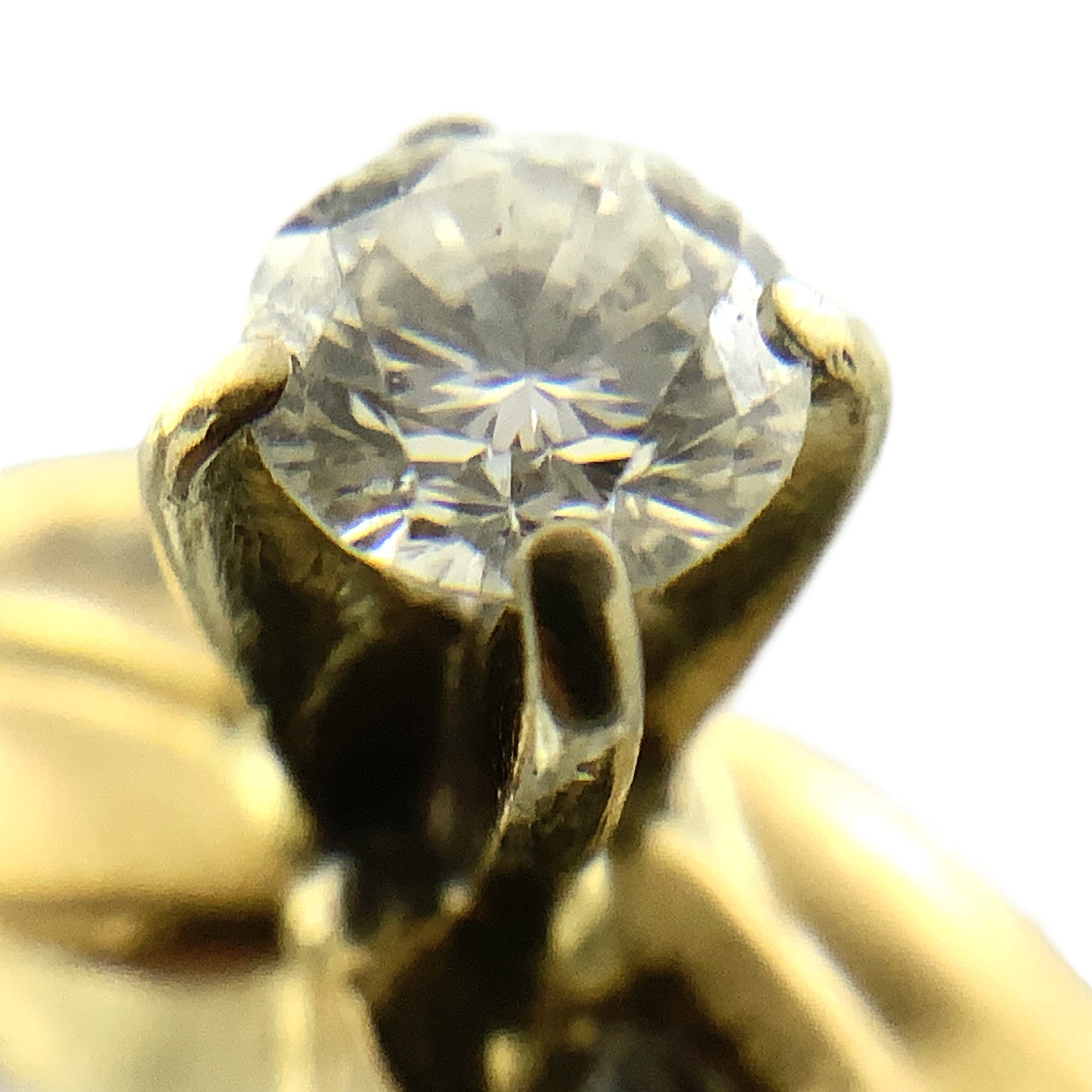 14K Yellow Gold Engagement Round Solitaire and 12 Round Diamonds Accents .31 Total Carats Size 7 Ring AU406