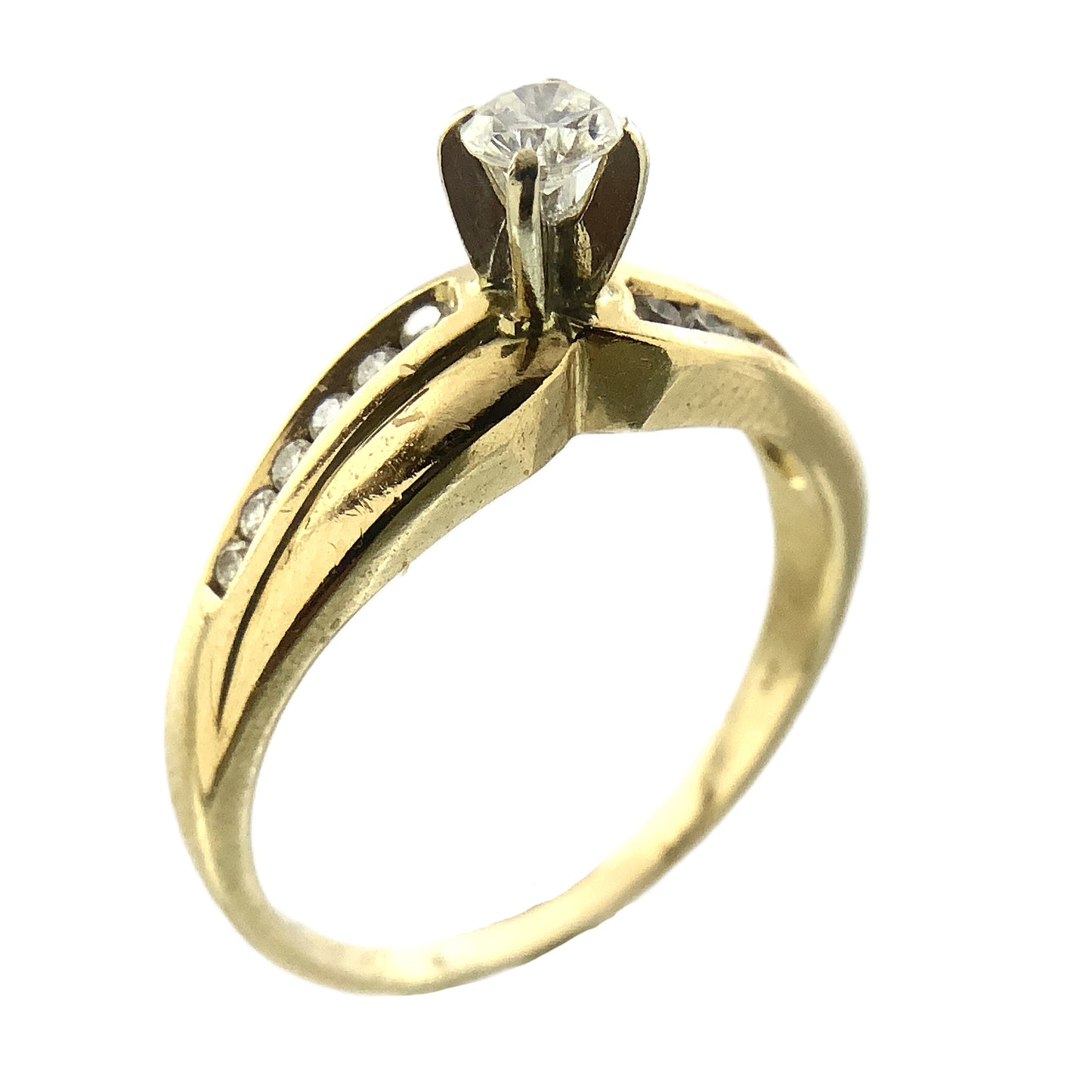 14K Yellow Gold Engagement Round Solitaire and 12 Round Diamonds Accents .31 Total Carats Size 7 Ring AU406