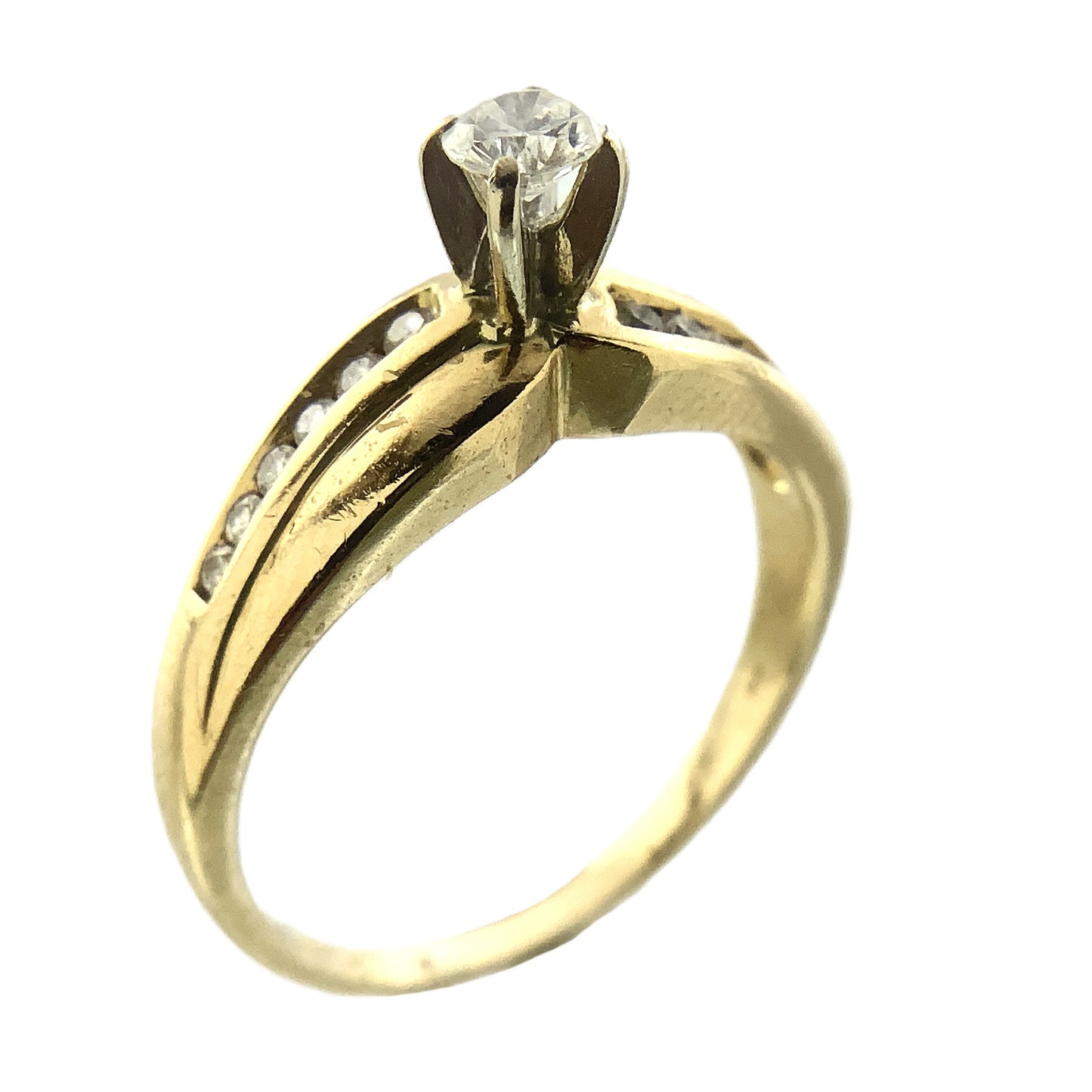 14K Yellow Gold Engagement Round Solitaire and 12 Round Diamonds Accents .31 Total Carats Size 7 Ring AU406