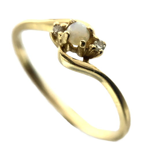 10K Yellow Gold Opan Center and 2 Diamond Accemt .02 Total Carats Size 6 Ring AU410