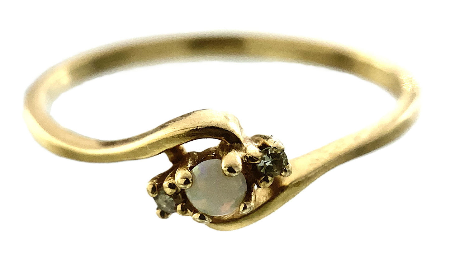 10K Yellow Gold Opan Center and 2 Diamond Accemt .02 Total Carats Size 6 Ring AU410