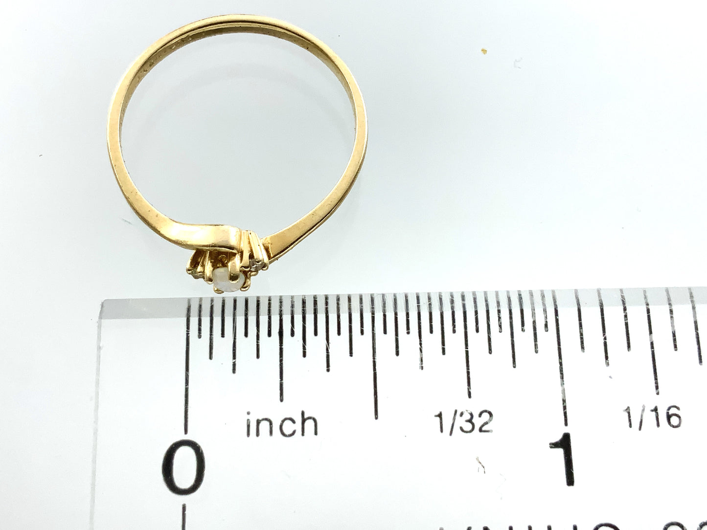 10K Yellow Gold Opan Center and 2 Diamond Accemt .02 Total Carats Size 6 Ring AU410