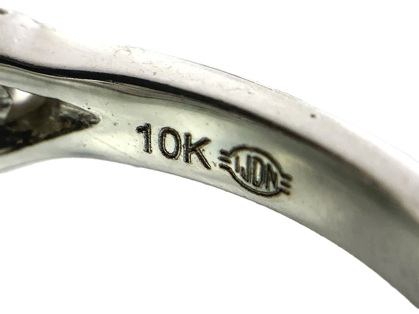 10K White Gold Wave Scalloped 5 Diamonds with Milgrain Accents .3 Total Carats Size 6.5 Ring AU411