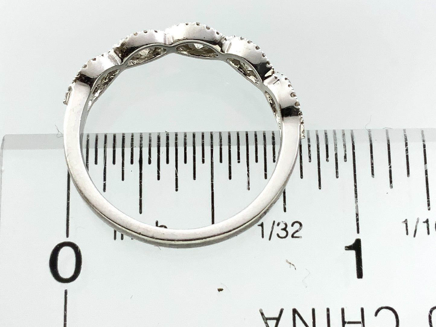 10K White Gold Wave Scalloped 5 Diamonds with Milgrain Accents .3 Total Carats Size 6.5 Ring AU411