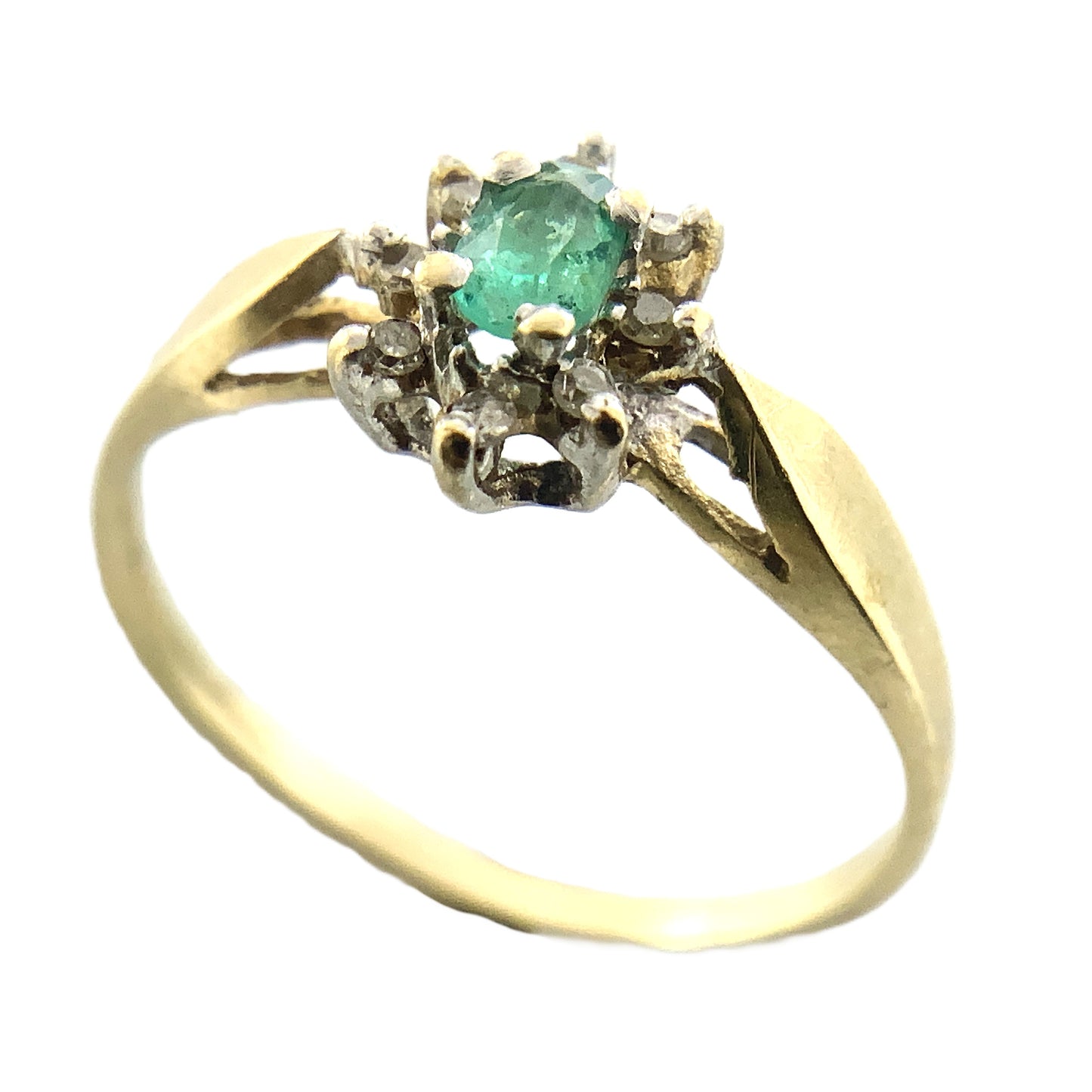 10K Yellow Gold Oval Emerald and Diamond Cluster Halo .08 Total Carats Size 5.5 Ring AU423
