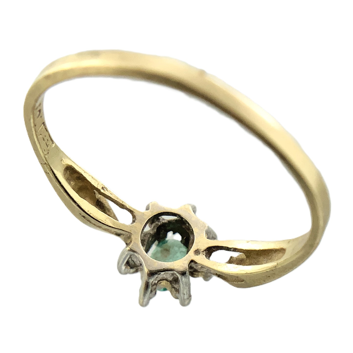 10K Yellow Gold Oval Emerald and Diamond Cluster Halo .08 Total Carats Size 5.5 Ring AU423