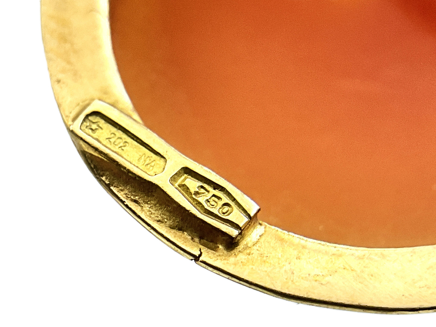 18K Yellow Gold Cameo Bail Pendant Brooch AU337