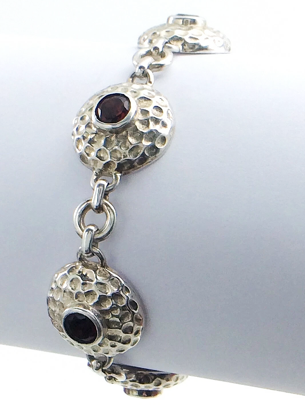 Women Vintage Ladies Sterling Silver Peace Red Garnet Stone Bracelet 7in 22.7g J004