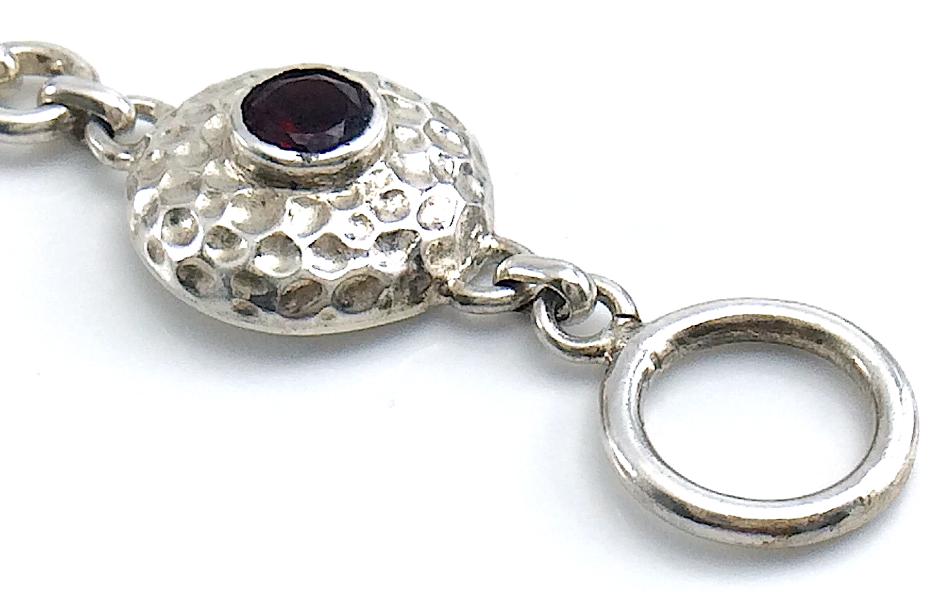 Women Vintage Ladies Sterling Silver Peace Red Garnet Stone Bracelet 7in 22.7g J004